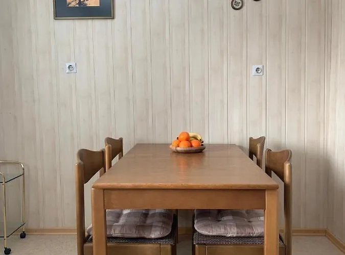 Jelovska Cesta 13